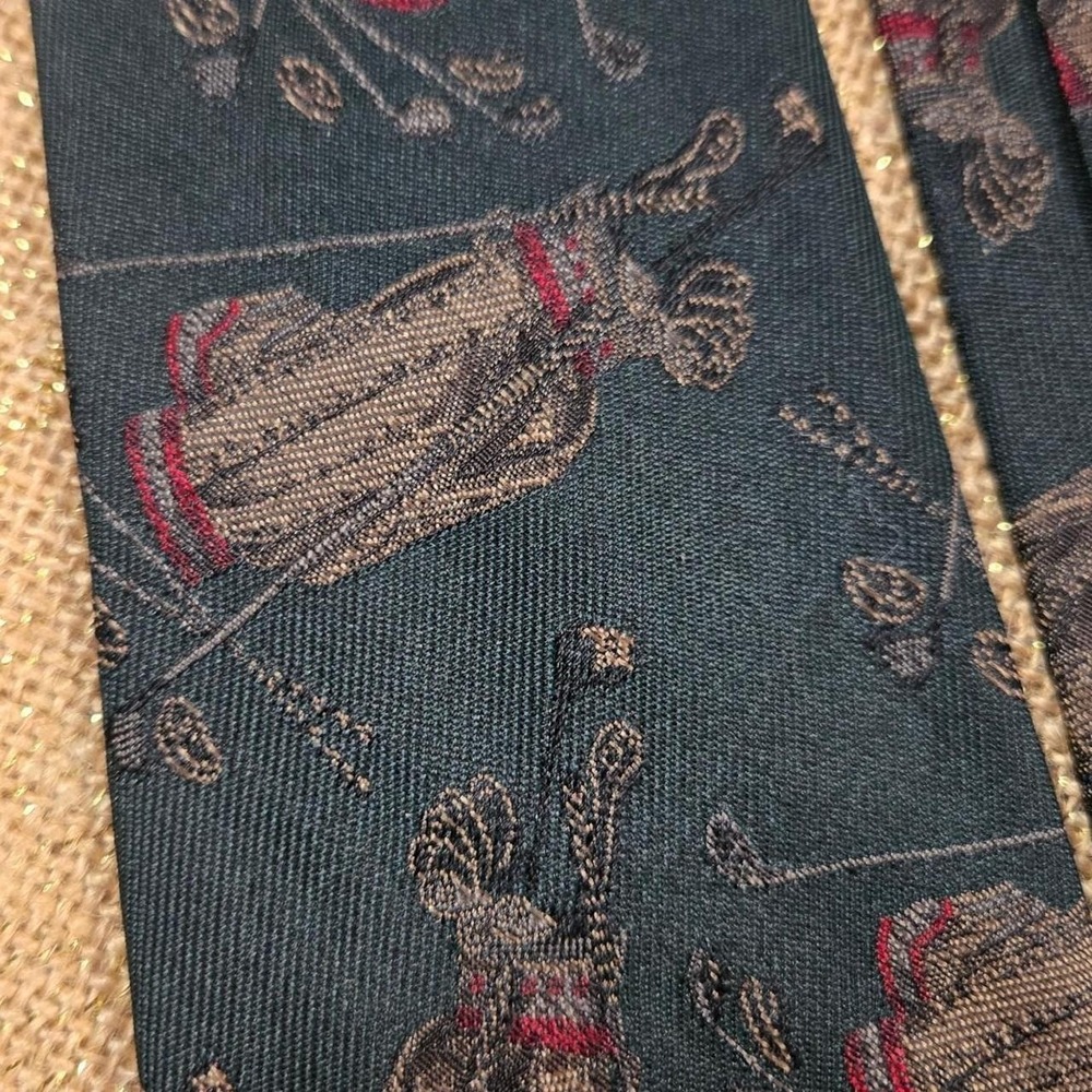 #93- Je Suis Golf Tie with golfers and club's pattern